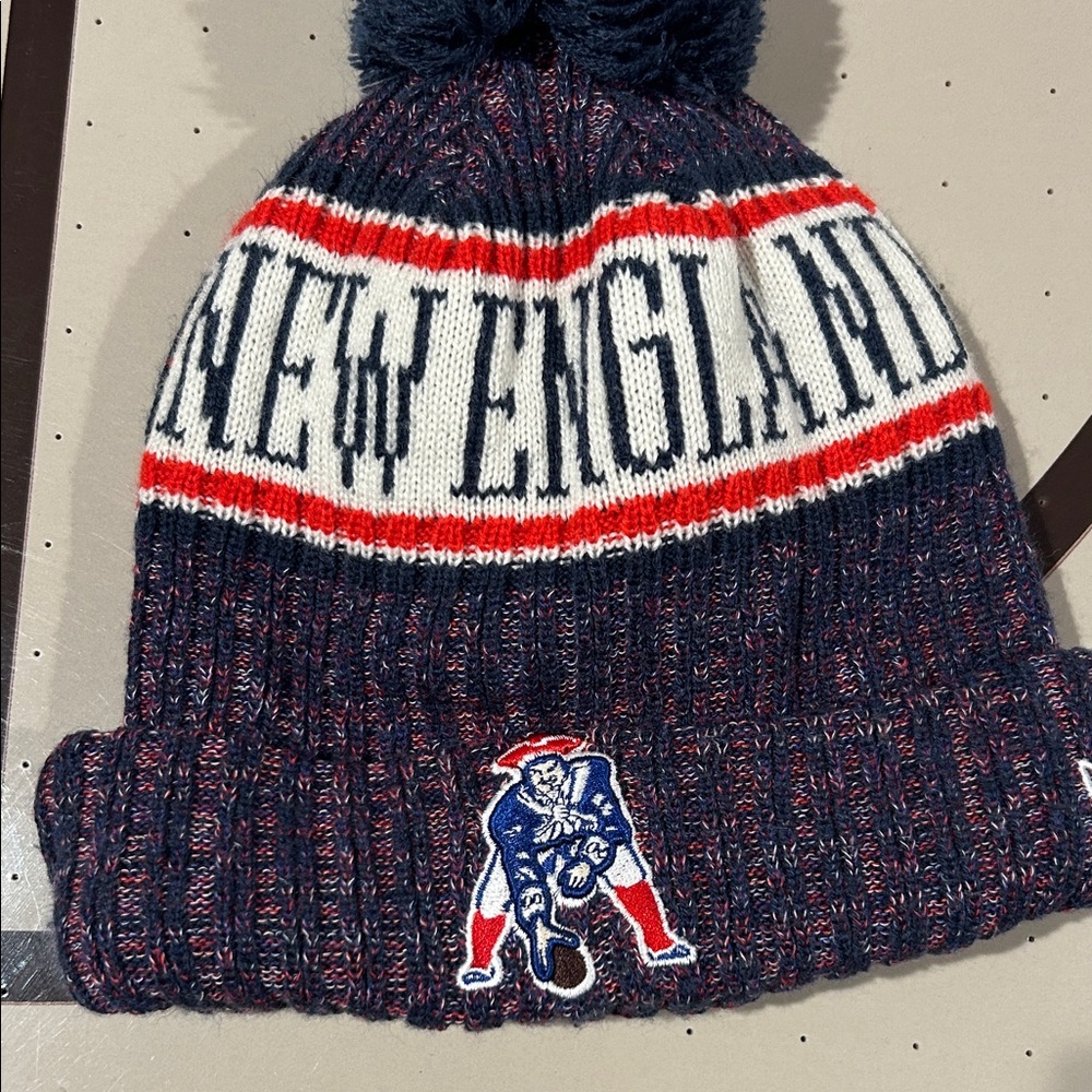 New Era Navy and Red Kids Pom-Pom Hat
